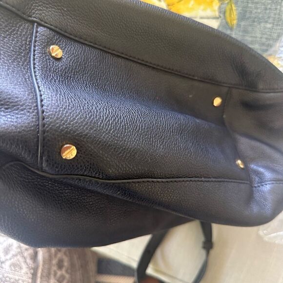 Tory Burch Leather Amanda Classic Hobo Crossbody Handbag - Picture 3 of 10